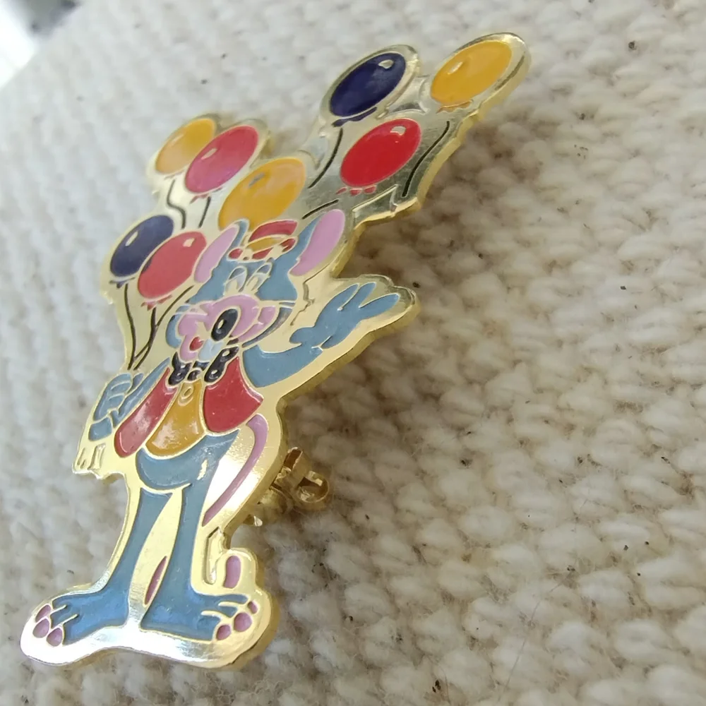 Vingtage 1982 ORIGINAL CHUCK E CHEESE Balloons Showbiz Pizza Time Theatre Pin
